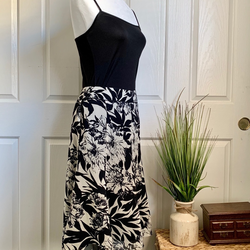ANN TAYLOR Skirt - Picture 2 of 3
